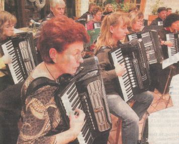 Th&uuml;ringer Akkordeonorchester erfreut zum 10. Mal im Gemeinschaftskonzert